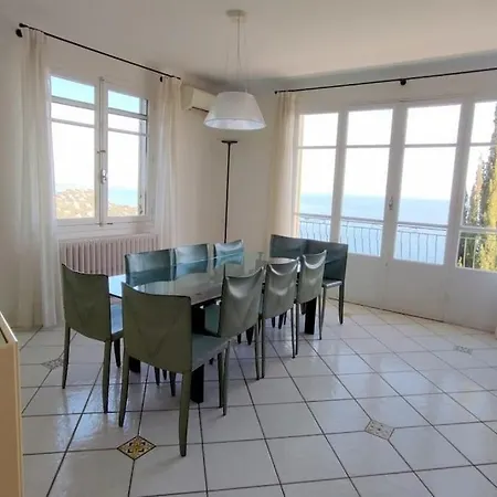 House With Panoramic Sea View, Le Trayas Villa *