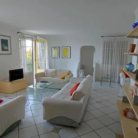 House With Panoramic Sea View, Le Trayas ヴィラ